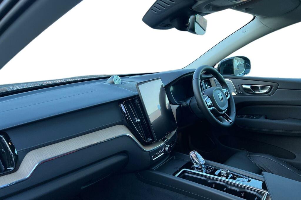 Volvo XC60 Ultra, T8 Awd Plug-in Hybrid, Bri YT75ODJ Black #4
