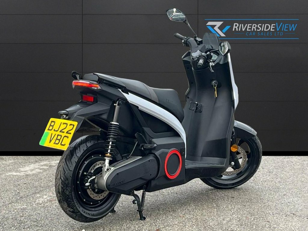 Seat Electric BJ22VBC White #4