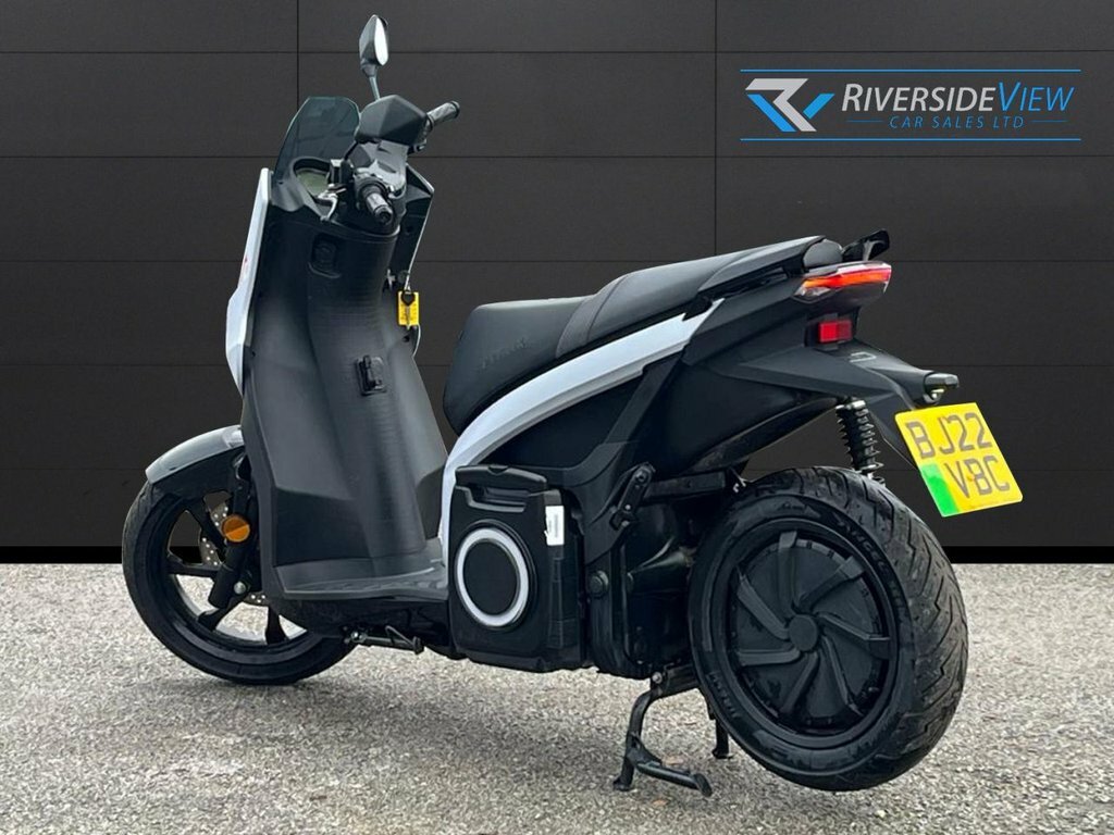 Seat Electric BJ22VBC White #5