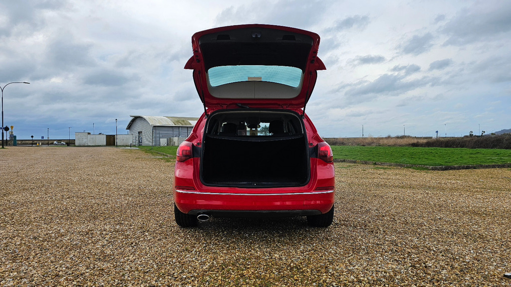 Vauxhall Astra Se Cdti Tourer AV63BKL Red #6