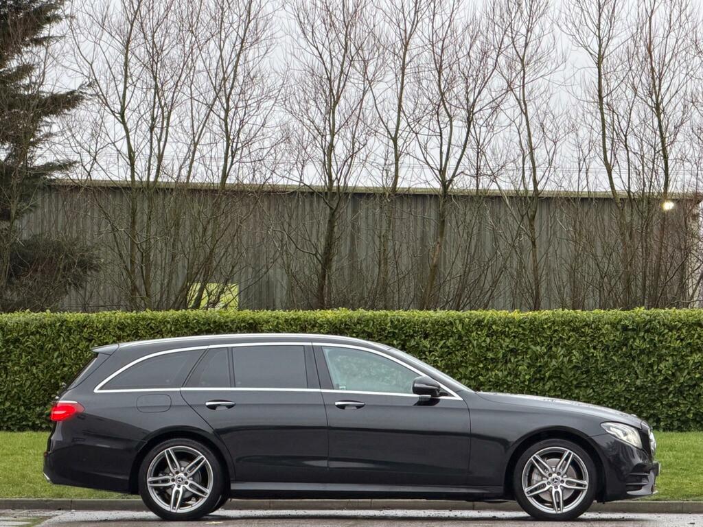 Mercedes-Benz E Class 2.0 E220d Amg Line Premium G-tronic 4Matic Euro Black #2