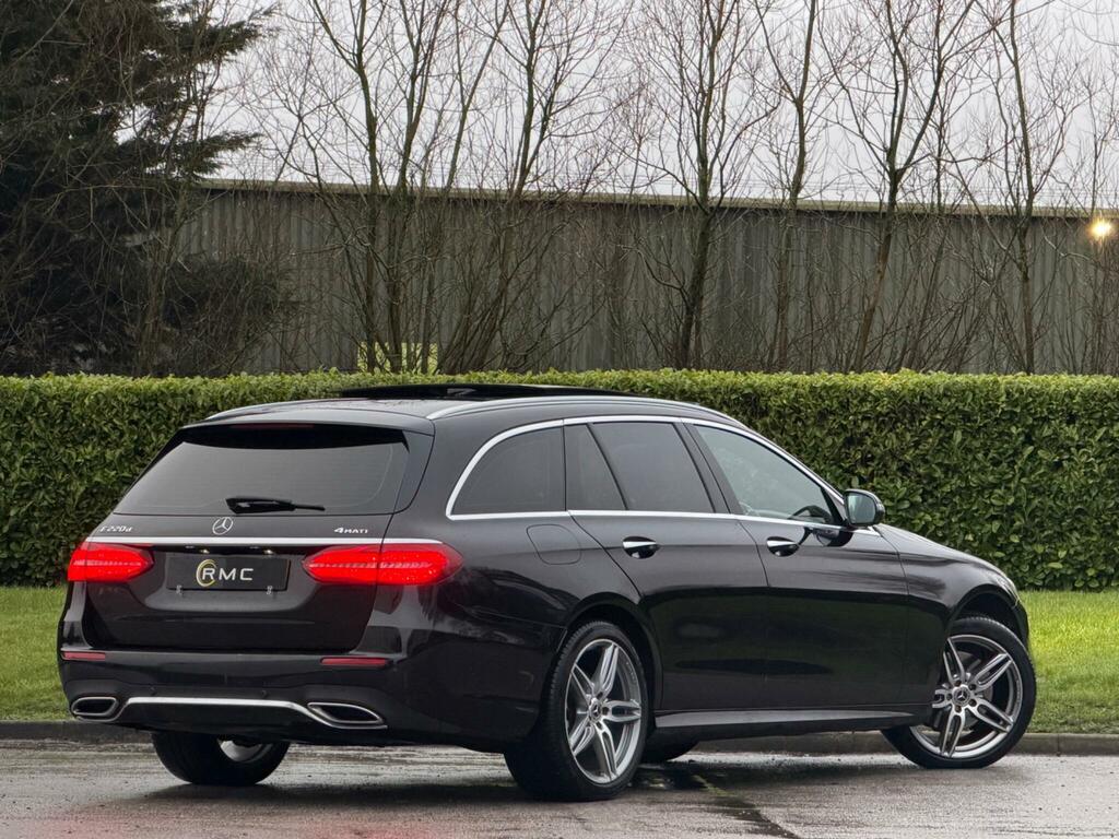 Mercedes-Benz E Class 2.0 E220d Amg Line Premium G-tronic 4Matic Euro Black #3