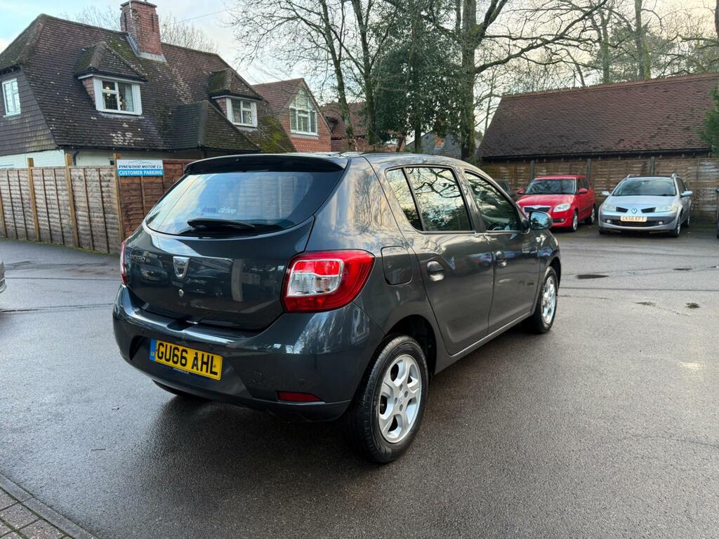 Dacia Sandero 1.5 Dci Laureate Euro 6 S S GU66AHL Grey #4