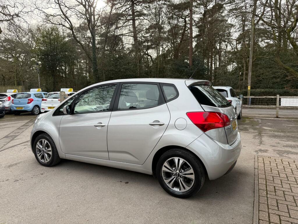 Kia Venga 1.6 2 Euro 5 Silver #2