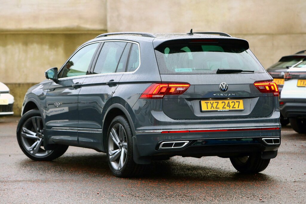 Volkswagen Tiguan 2024 Volkswagen Tiguan 1.5 R-line Edition Tsi Dsg TXZ2427 Grey #3