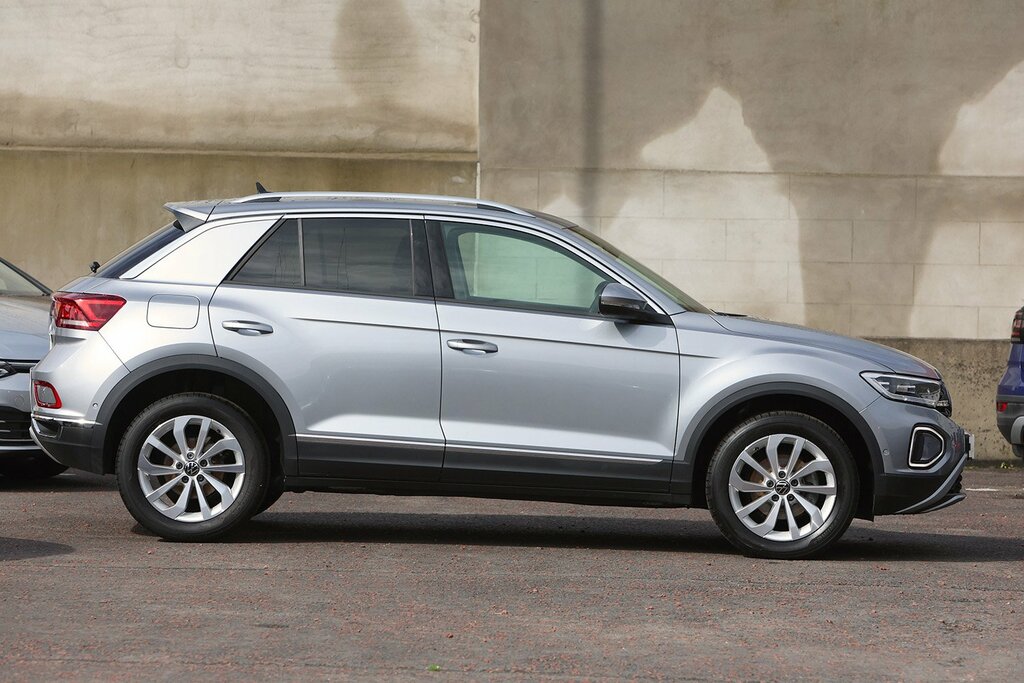 Volkswagen T-Roc 2024 Volkswagen T-roc 1.0 Style Tsi GD24XCS Silver #2