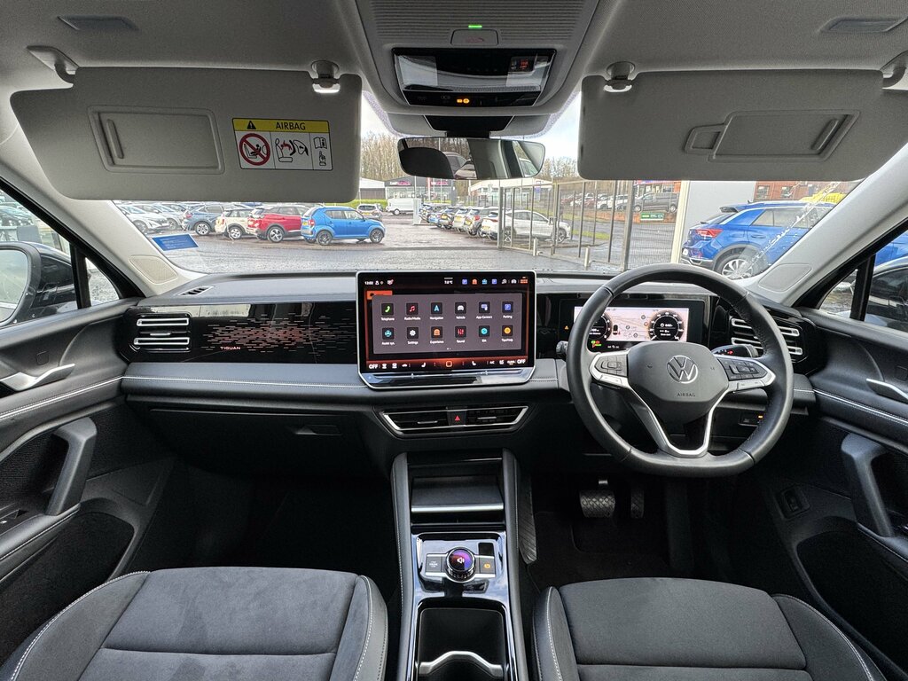 Volkswagen Tiguan 2024 Volkswagen Tiguan Elegance 1.5 Etsi 150Ps D Black #5