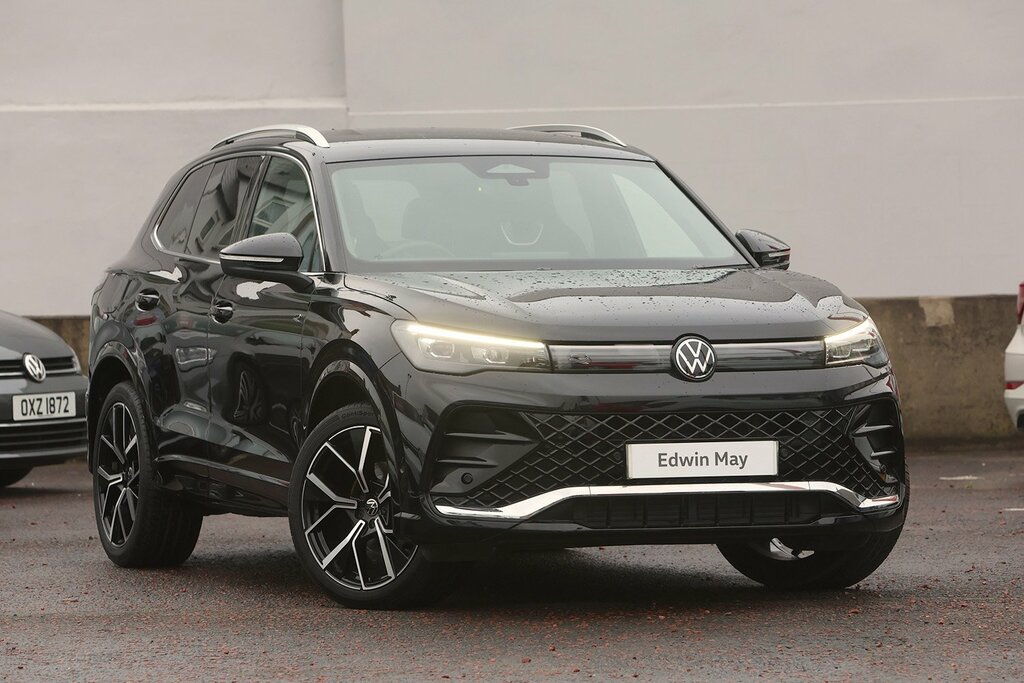 Volkswagen Tiguan 2024 Volkswagen Tiguan 1.5 R-line Etsi Dsg Black