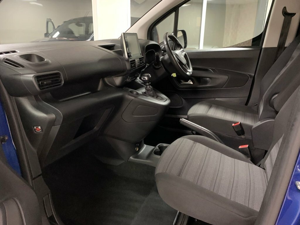 Vauxhall Combo Life 1.5L Se EK72GVG Blue #6