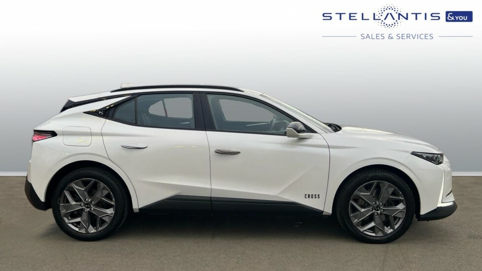 DS DS 4 1.6 E-tense 12.4Kwh Cross Trocadero Hatchback #2
