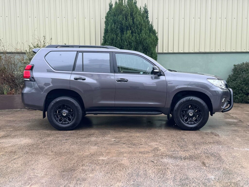 Toyota Land Cruiser Utility Commercial 4Wd  #3
