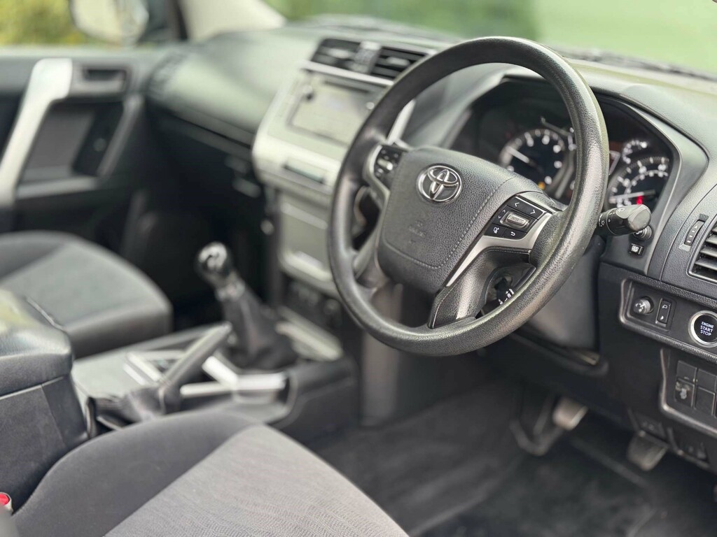 Toyota Land Cruiser Utility Commercial 4Wd  #2