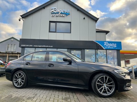 BMW 3 Series 318D Sport YJ69TEH Black #2