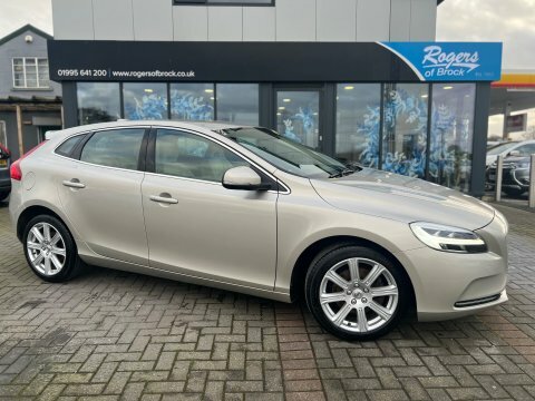 Volvo V40 2.0 T3 Inscription Gold
