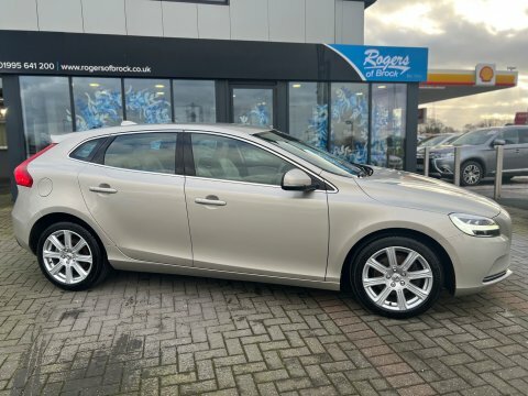 Volvo V40 2.0 T3 Inscription NK68FWT Gold #6