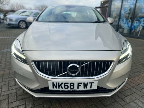 Volvo V40 2.0 T3 Inscription NK68FWT Gold #3