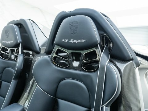 Porsche 918 Weissach #25