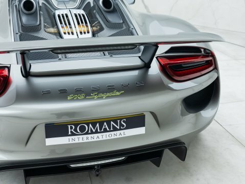 Porsche 918 Weissach #40