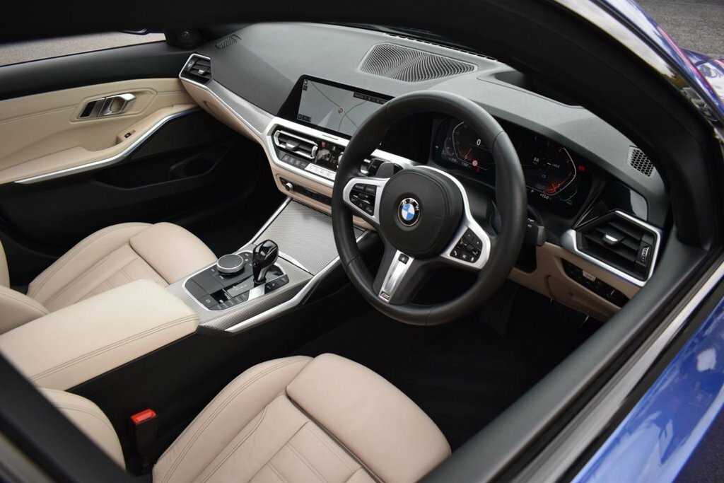 BMW 3 Series 330D Xdrive M Sport YE69HVF Blue #3