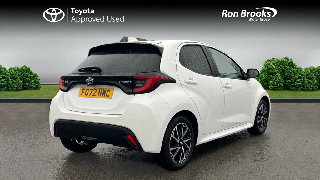 Toyota Yaris 1.5 Vvt-h Design E-cvt Eur FP22NLY White #2
