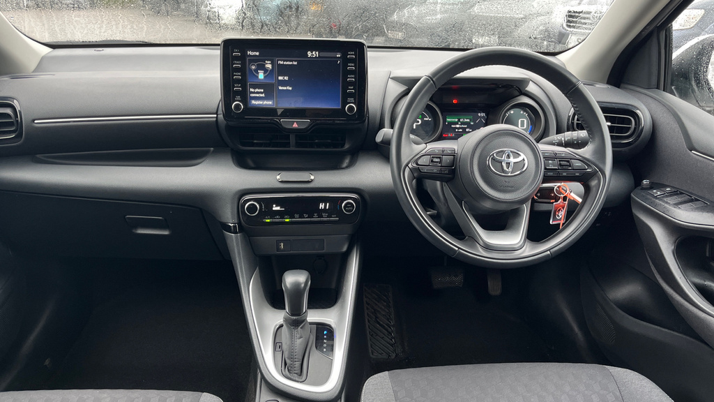 Toyota Yaris 1.5 Vvt-h Design E-cvt Eur FP22NLY White #5