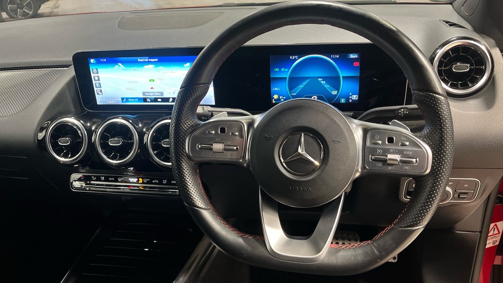 Mercedes-Benz B Class 1.3 B200 Amg Line Executi HJ69NRF Red #6