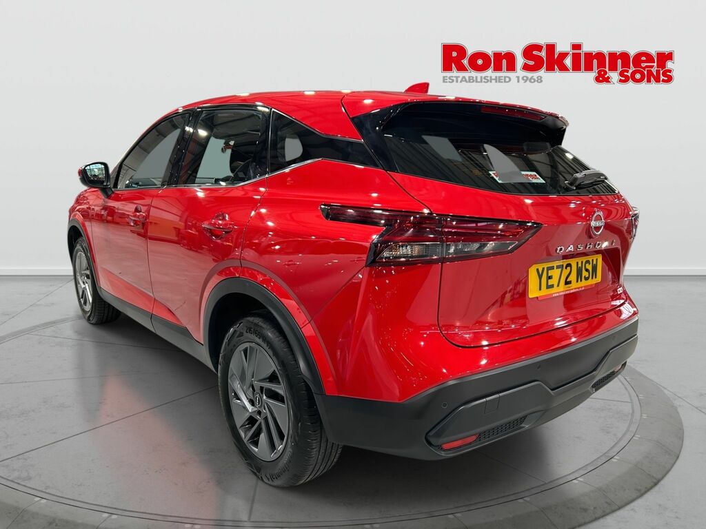 Nissan Qashqai 1.3 Dig-t Mhev Acenta Premium Suv Hybri YE72WSW Red #3