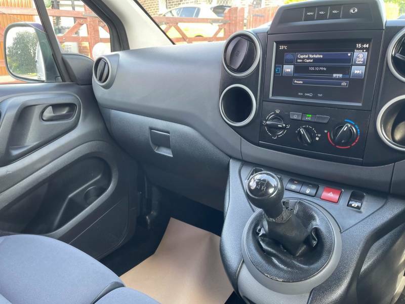 Peugeot Partner 1.6 Bluehdi 854 Professional L1 - 2016 66 MJ66BSX White #2