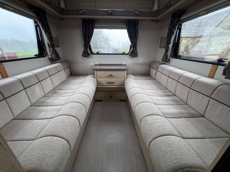 Peugeot Elddis 185 4 Berth Black #15
