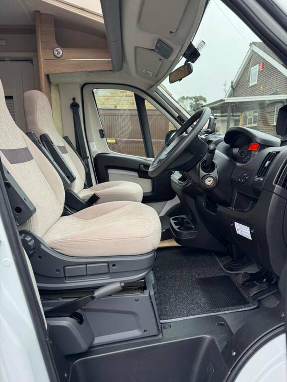 Peugeot Elddis 185 4 Berth Black #10