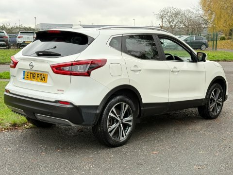 Nissan Qashqai N-connecta Dig-t ET18POH White #4