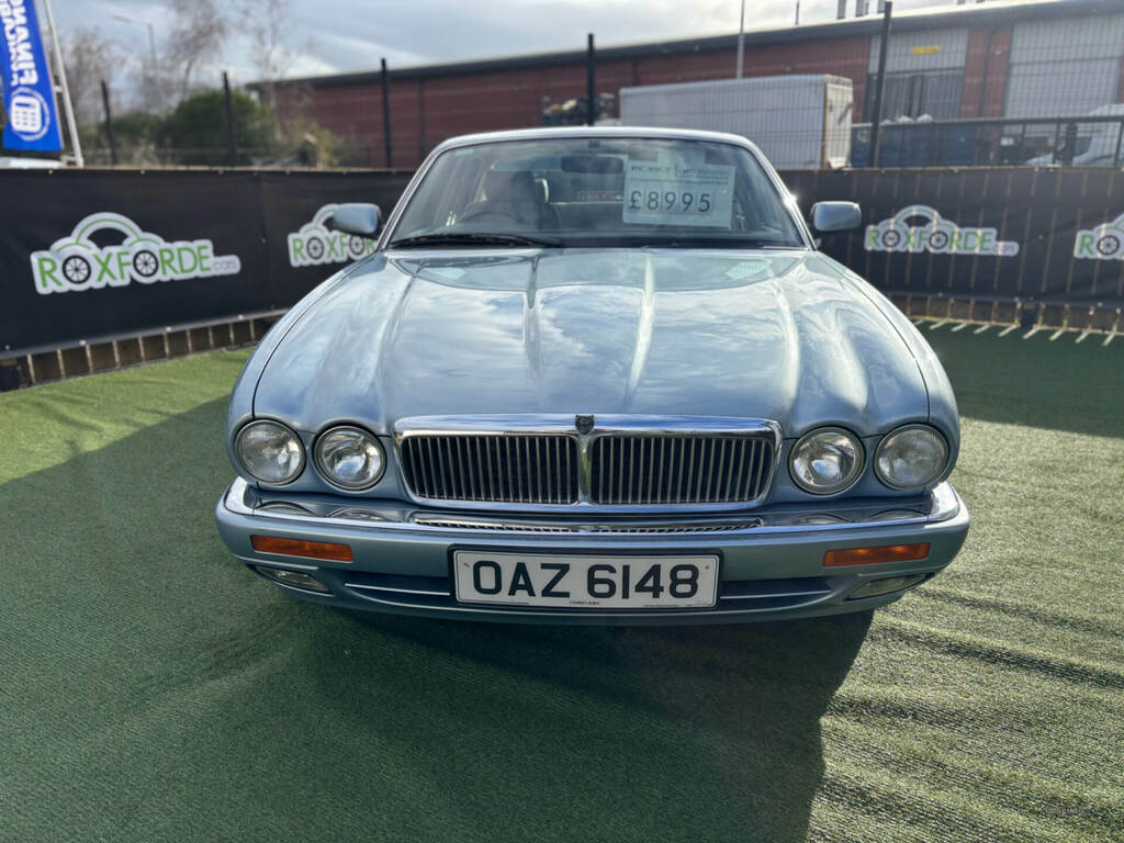 Jaguar XJ 3.2 Executive Silver #2