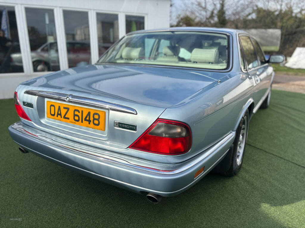 Jaguar XJ 3.2 Executive Silver #6
