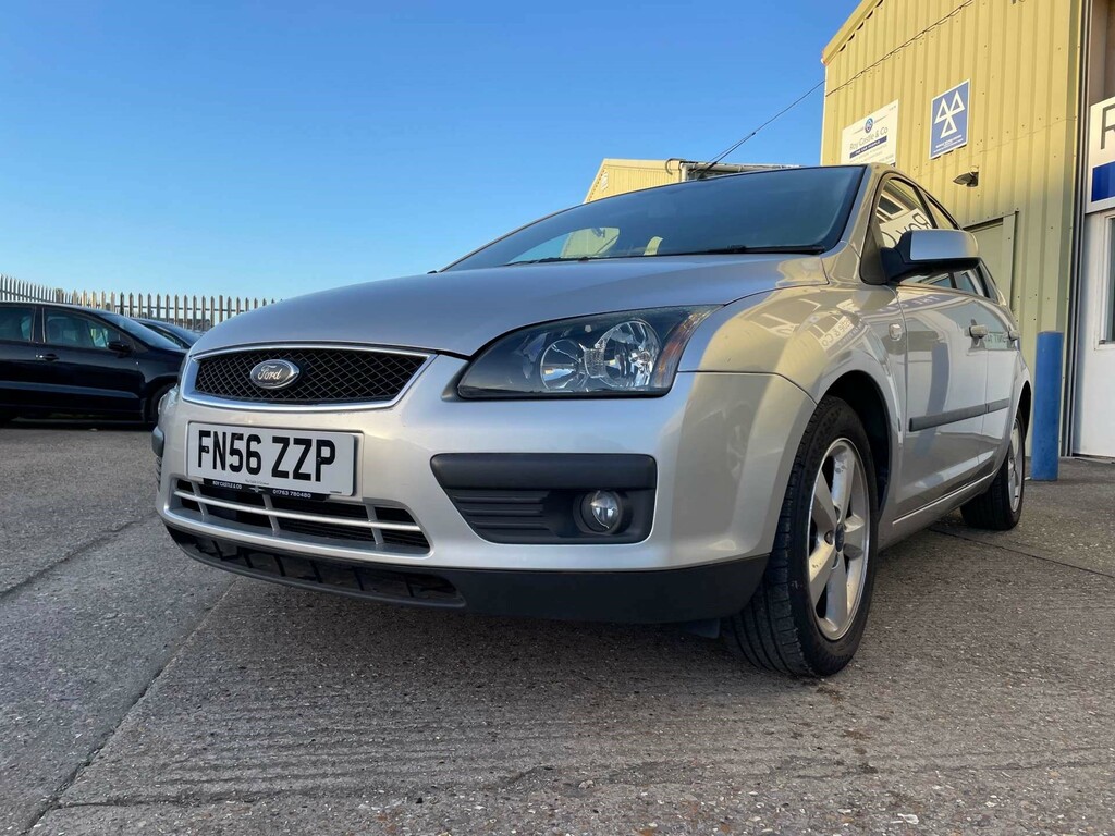 Ford Focus Zetec Climate Silver #4