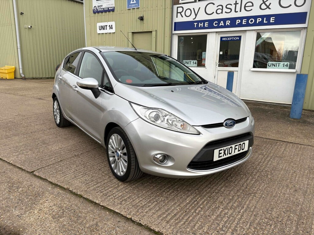 Ford Fiesta Titanium 96 Silver