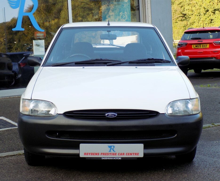 Ford Escort Encore White #3