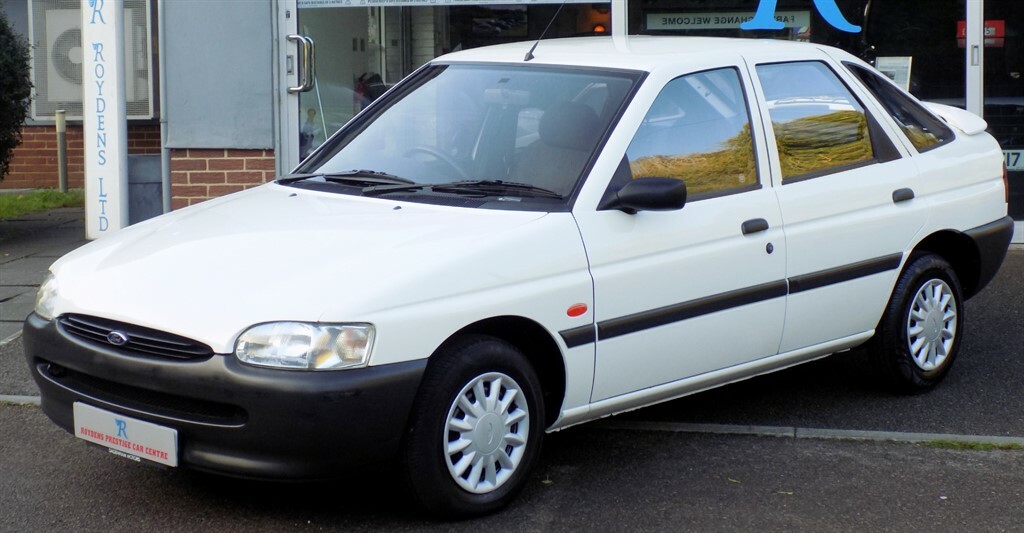 Ford Escort Encore White #6