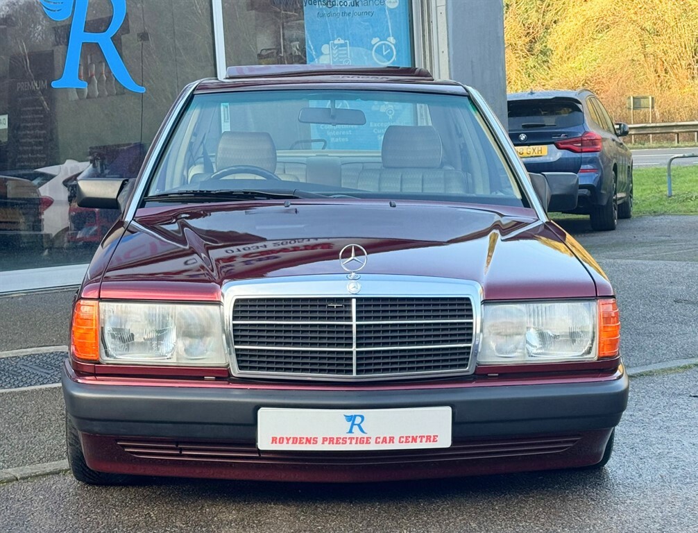 Mercedes-Benz 190 E Auto Red #4