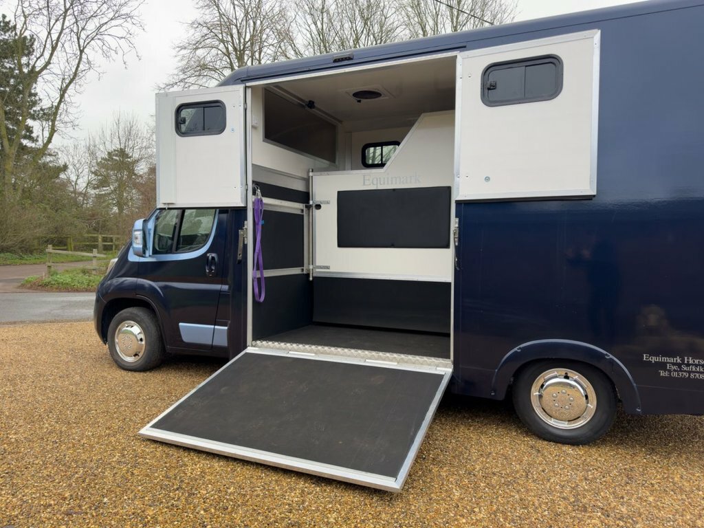 Citroen Relay 2.2L Enterprise YF70URZ White #3