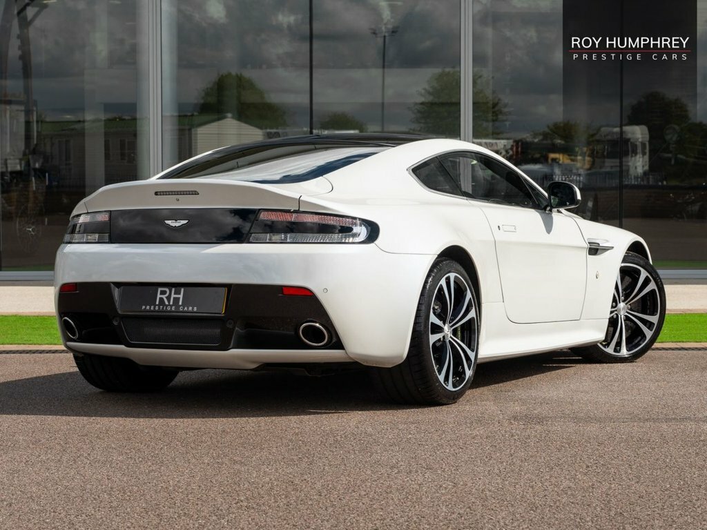 Aston Martin Vantage 6.0 V12 S Coupe Sportshift Euro 5 565 White #2