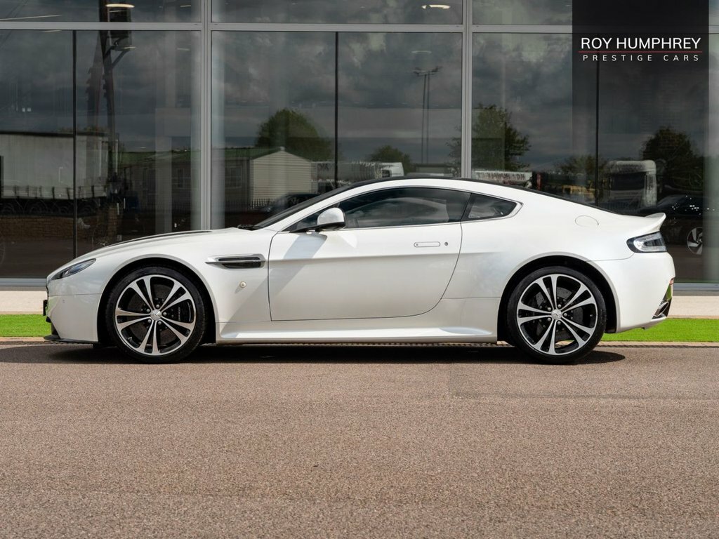 Aston Martin Vantage 6.0 V12 S Coupe Sportshift Euro 5 565 White #6