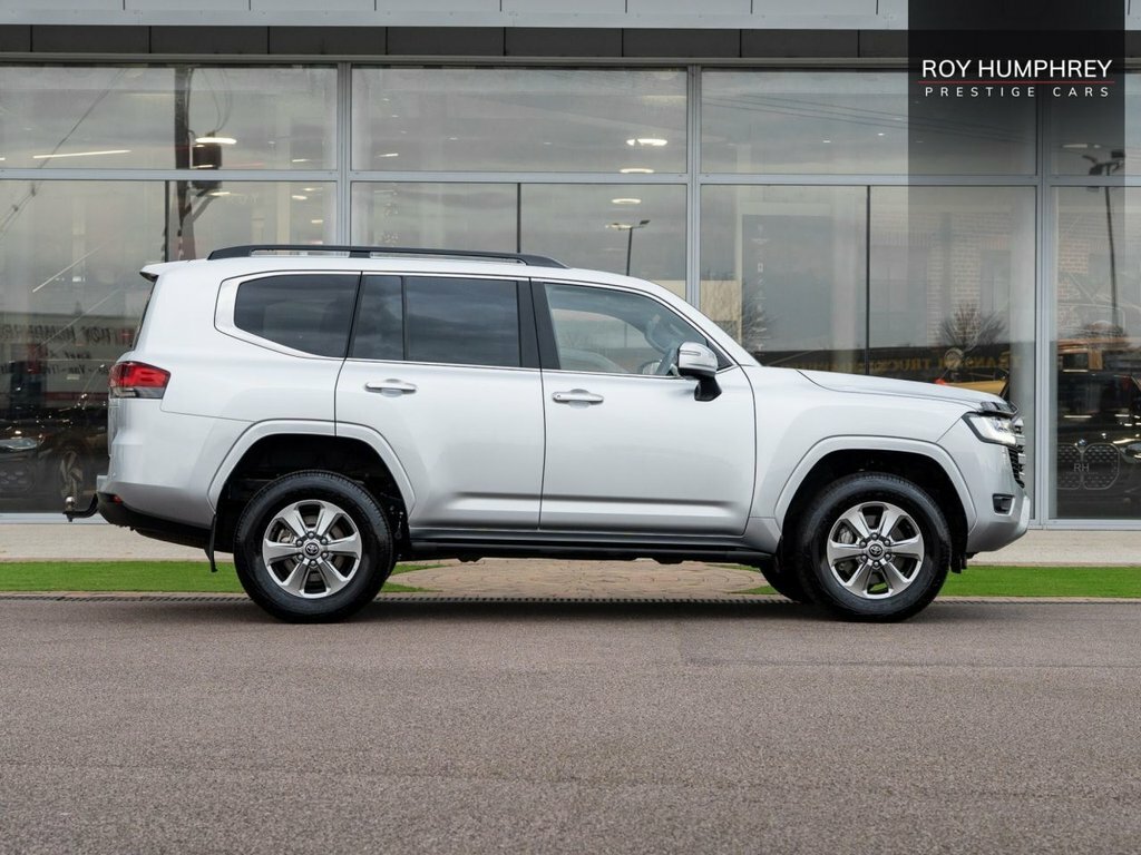 Toyota Land Cruiser VX 3.3L Twin Turbo V6 Silver #4