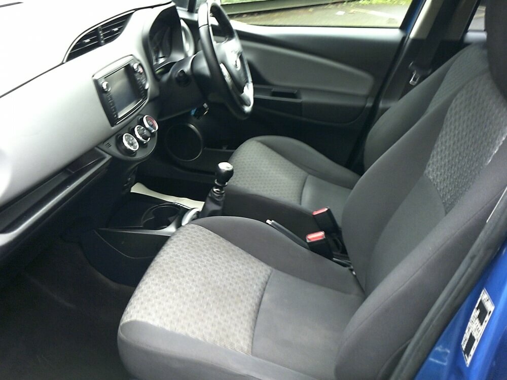 Toyota Yaris 1.33 Icon LX64HHU #6