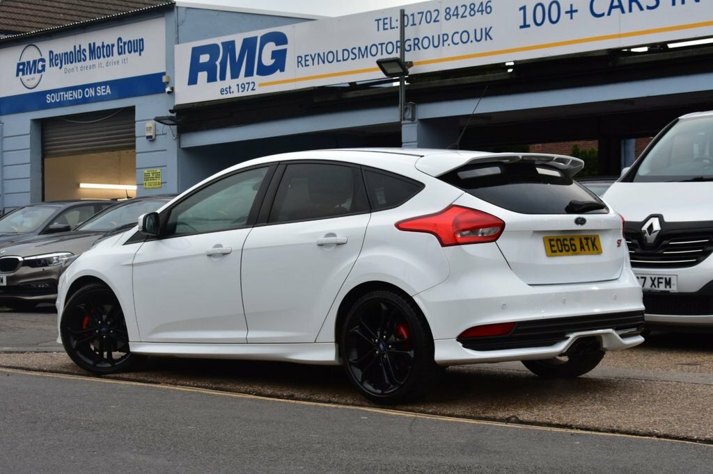 Ford Focus 2L St-3 EO66ATK White #4