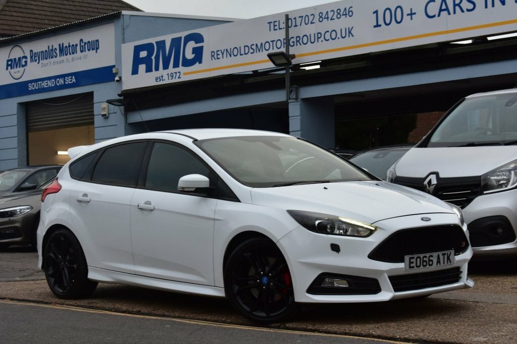 Ford Focus 2L St-3 EO66ATK White #2