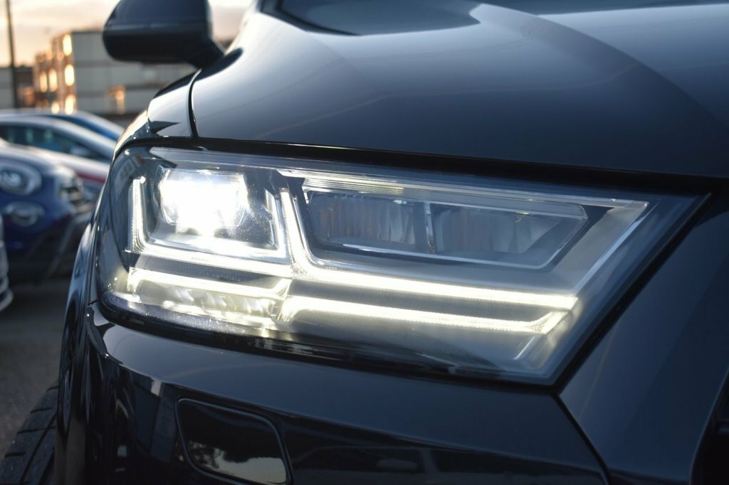 Audi Q7 3L Black Edition DF19EZJ Black #6