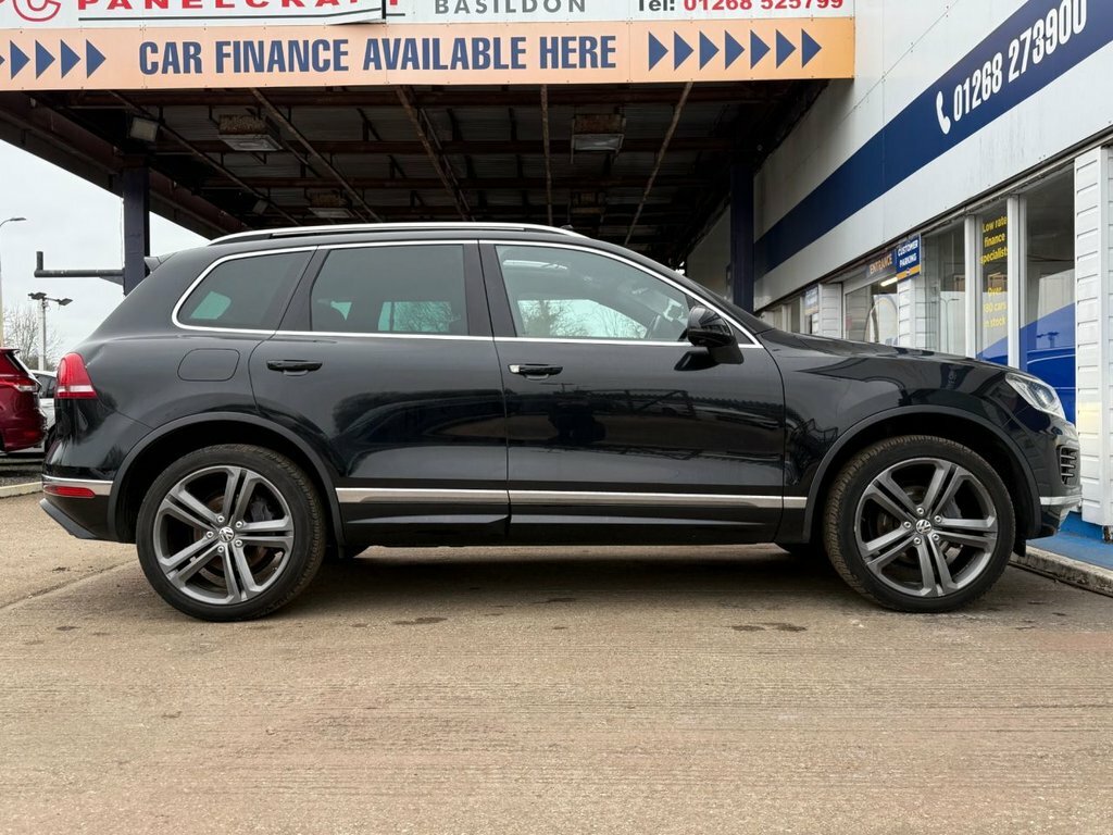 Volkswagen Touareg 3L R-line Plus Black #6