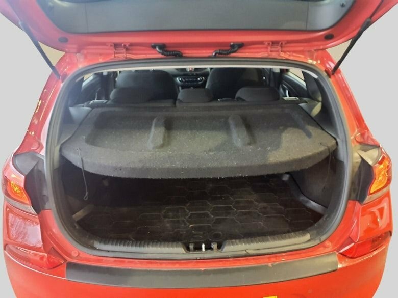 Hyundai I30 1L Se PE67AED Red #5