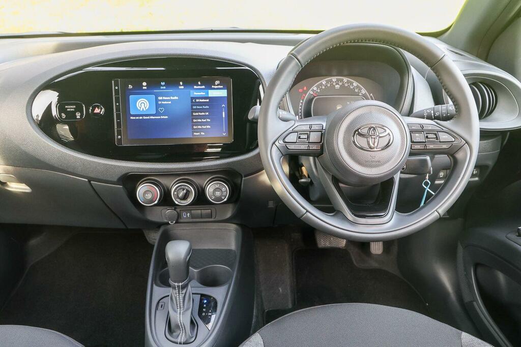 Toyota Aygo X 1.0 Vvt-i Pure X-shift Euro 6 Ss MV75PNF Black #6