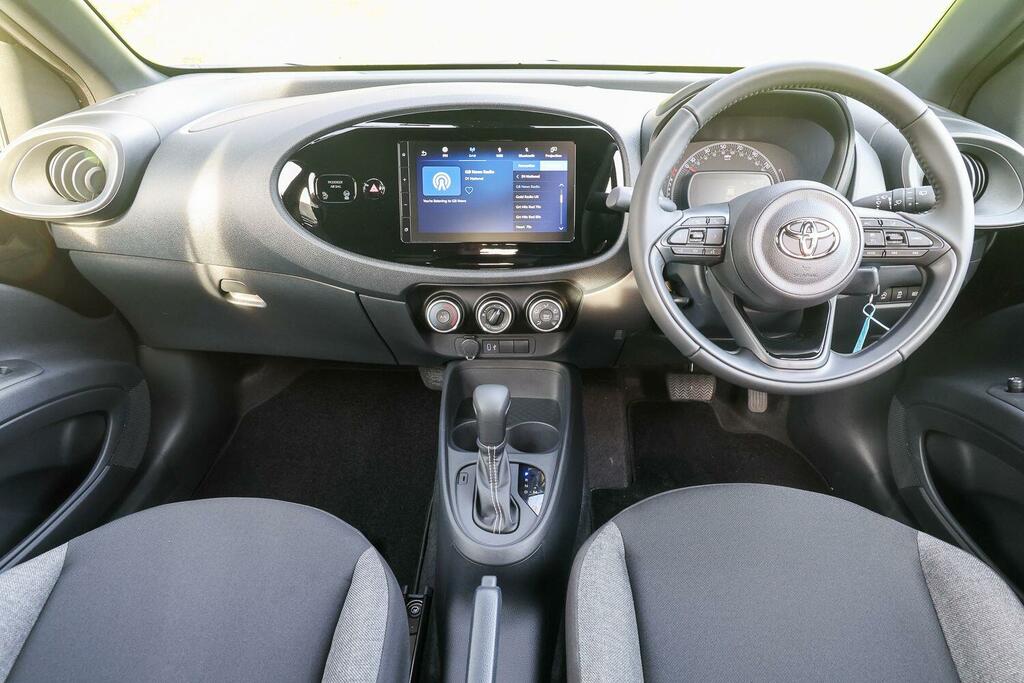 Toyota Aygo X 1.0 Vvt-i Pure X-shift Euro 6 Ss MV75PNF Black #5